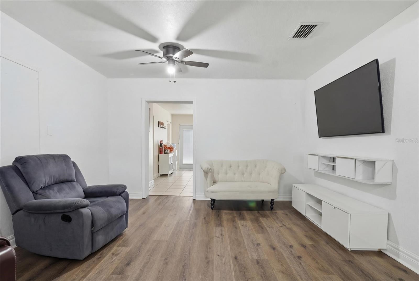 Image 23 of 25 For 4608 Harvey Avenue