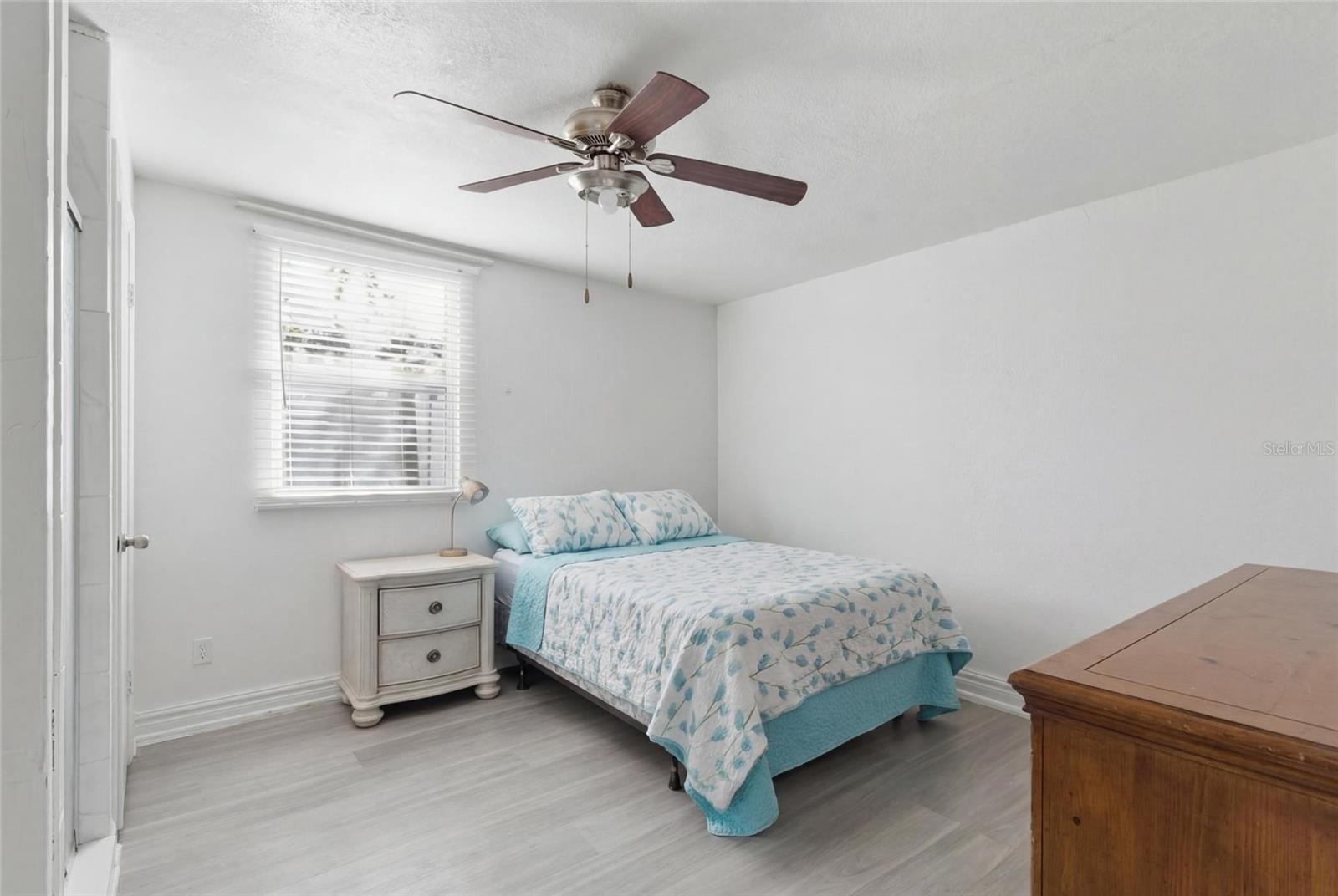 Image 9 of 25 For 4608 Harvey Avenue