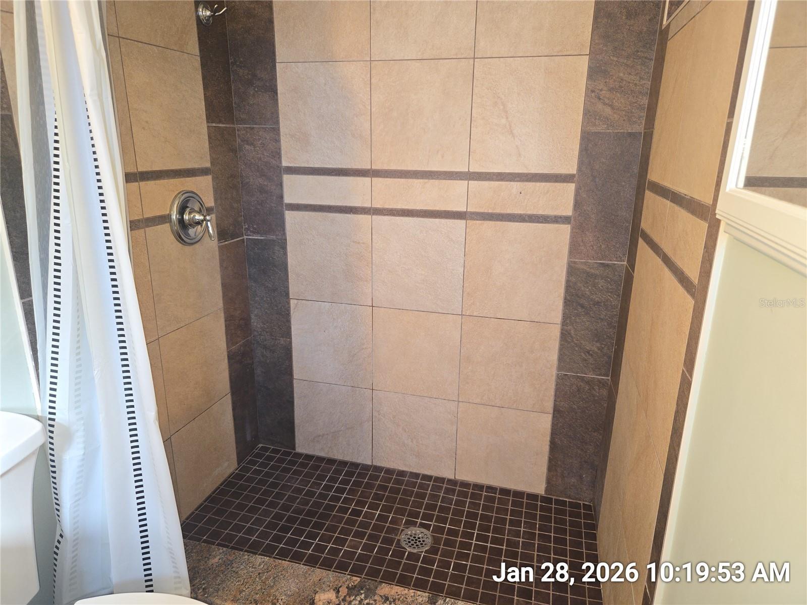 Image 13 of 21 For 1013 Greenbriar Drive