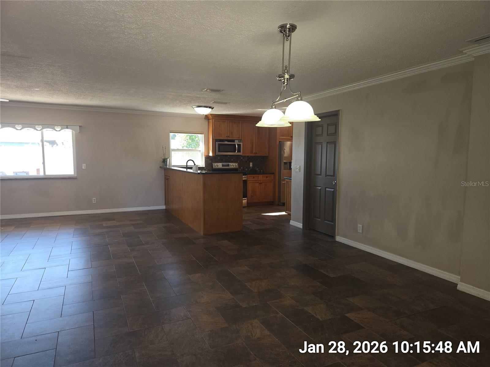 Image 2 of 21 For 1013 Greenbriar Drive