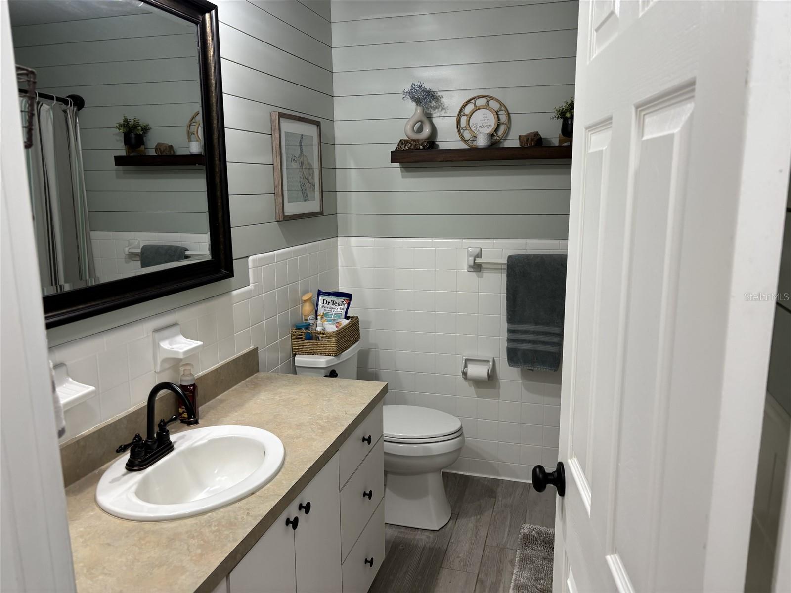 Image 10 of 13 For 6106 Lawncrest Place