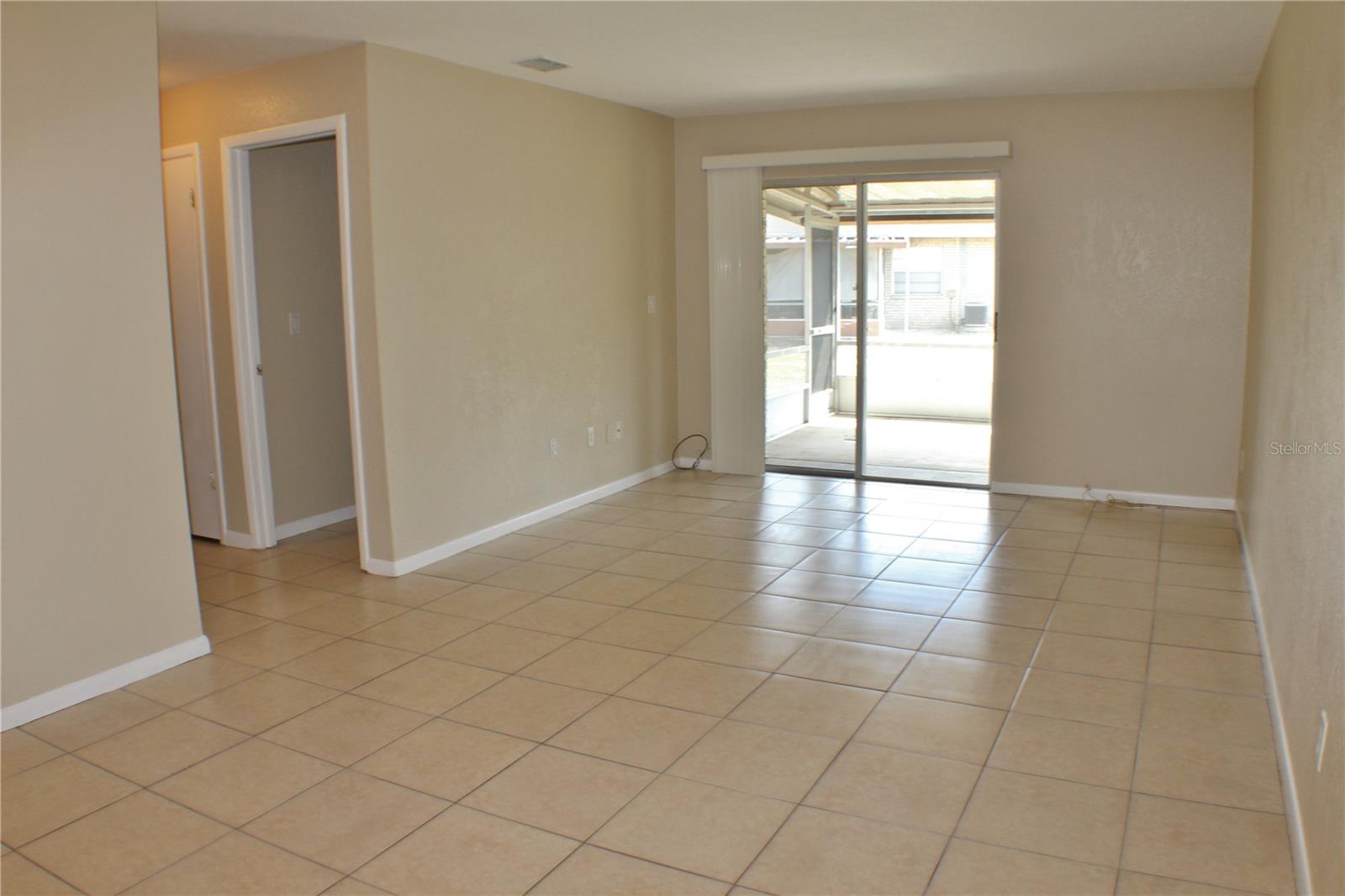 Image 13 of 27 For 9515 Fieldview Circle