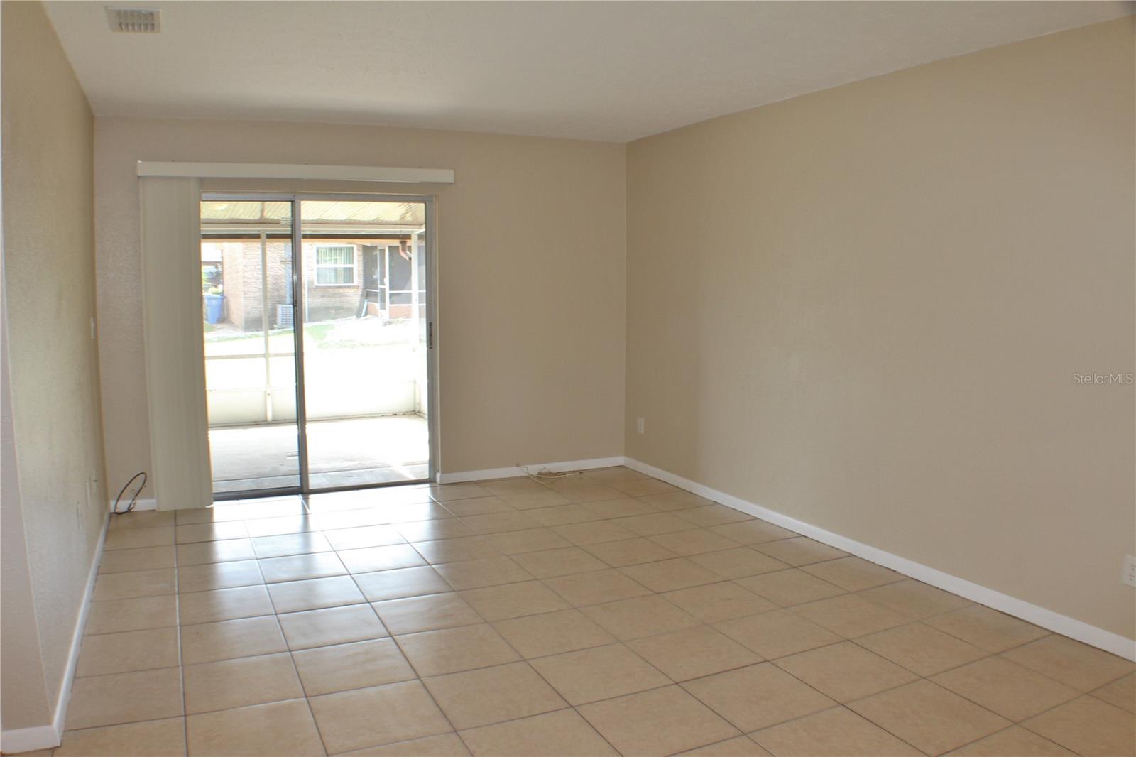 Image 14 of 27 For 9515 Fieldview Circle