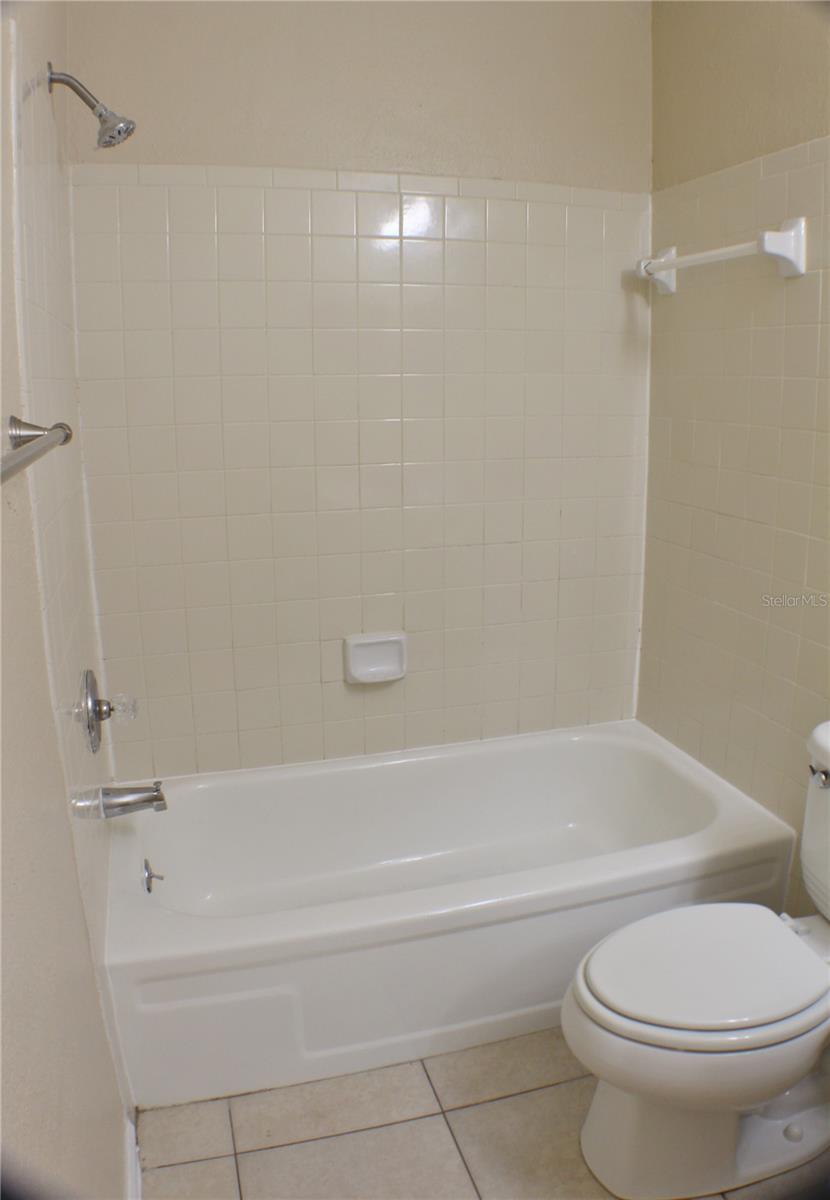 Image 20 of 27 For 9515 Fieldview Circle