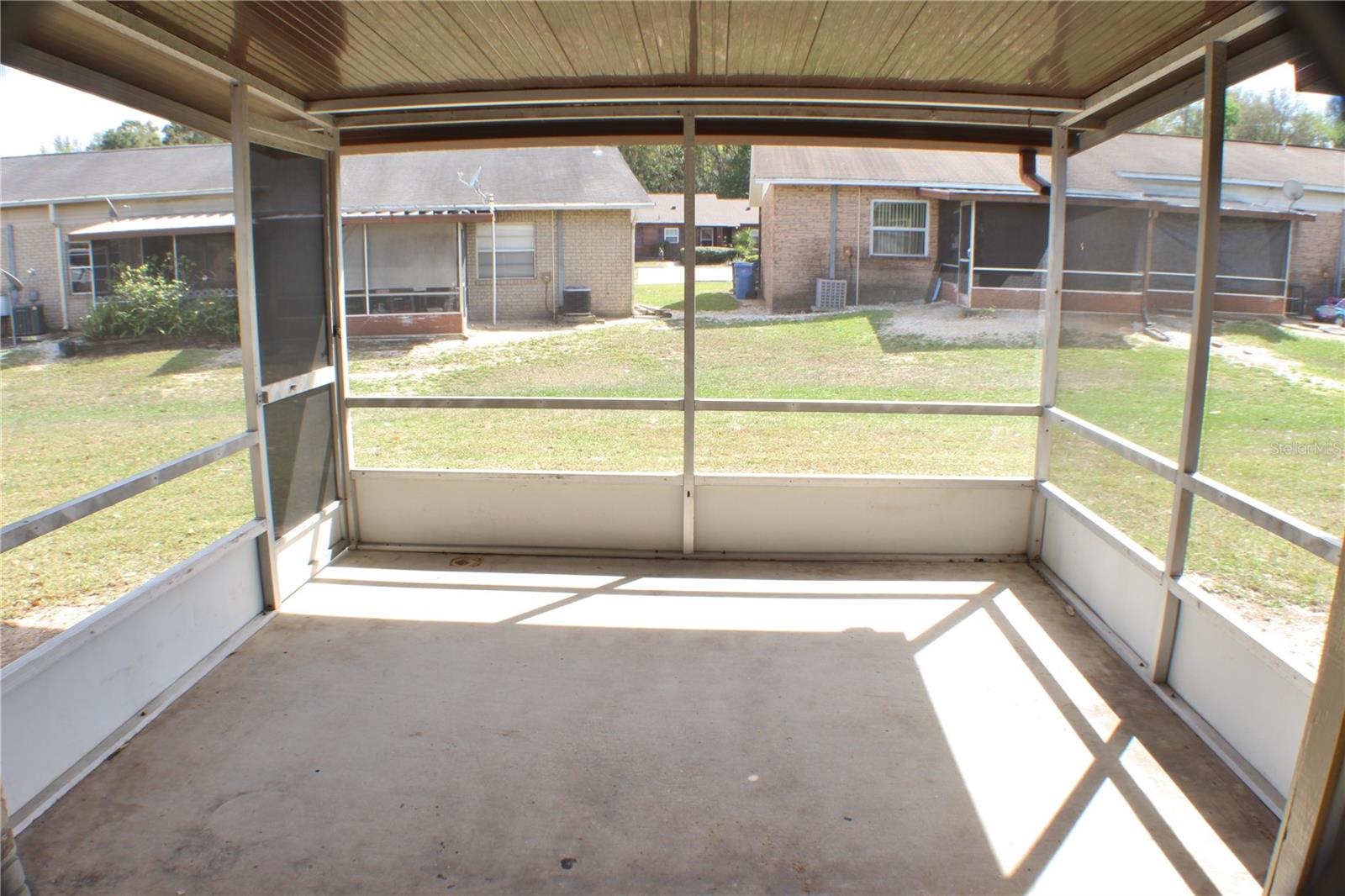 Image 22 of 27 For 9515 Fieldview Circle