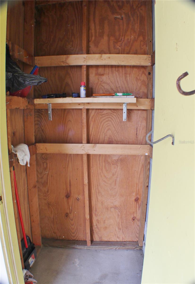 Image 24 of 27 For 9515 Fieldview Circle