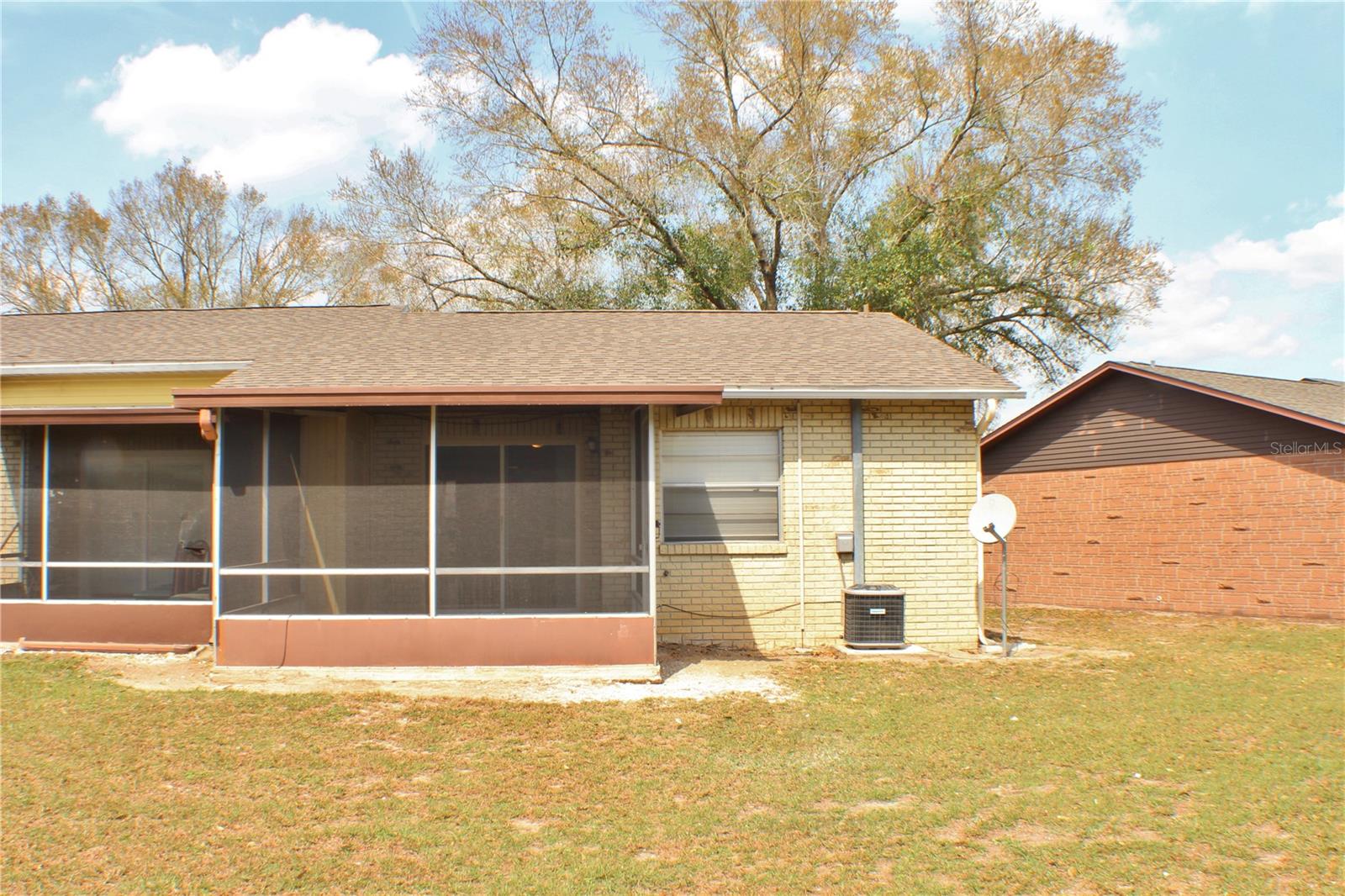 Image 26 of 27 For 9515 Fieldview Circle