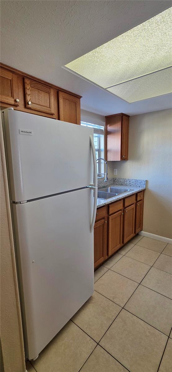 Image 6 of 27 For 9515 Fieldview Circle