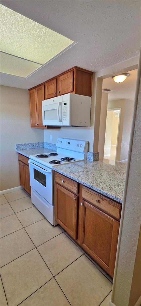 Image 8 of 27 For 9515 Fieldview Circle