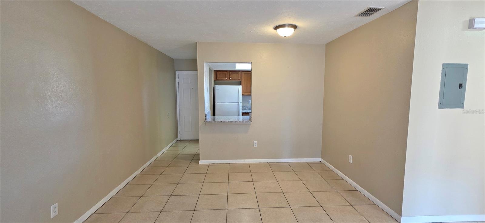 Image 9 of 27 For 9515 Fieldview Circle