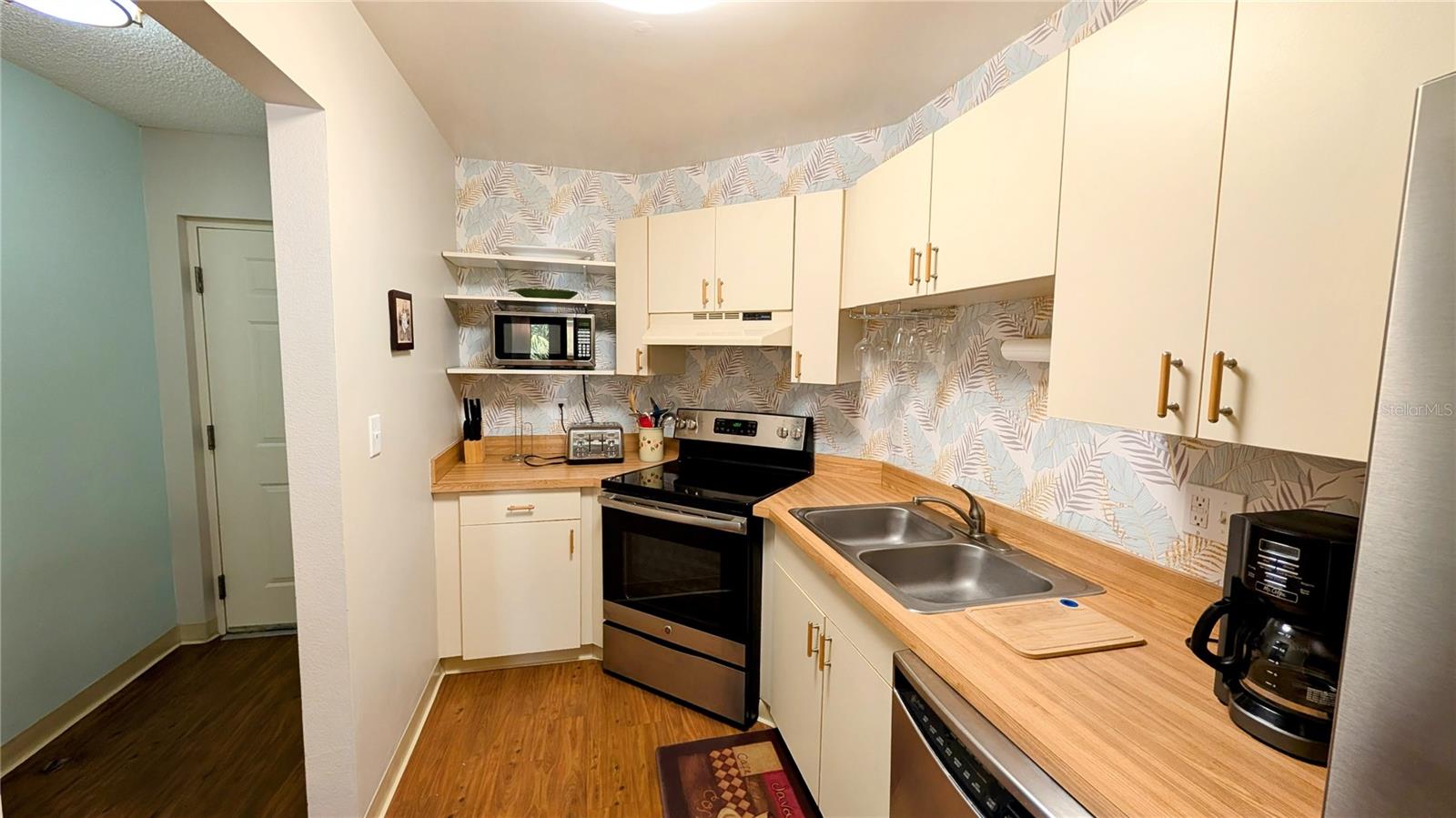 Image 21 of 65 For 1515 Pinellas Bayway S 46