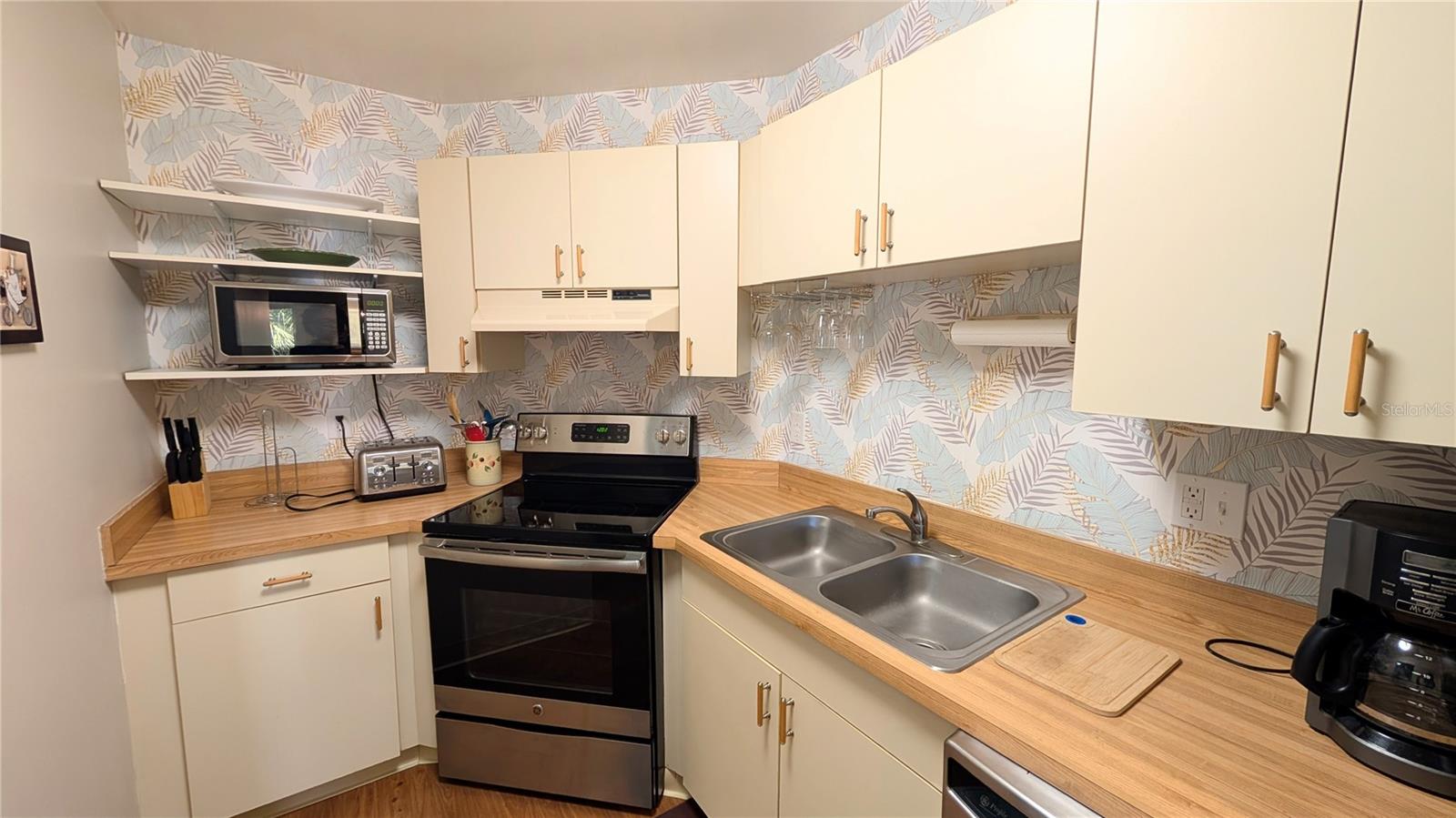 Image 23 of 65 For 1515 Pinellas Bayway S 46