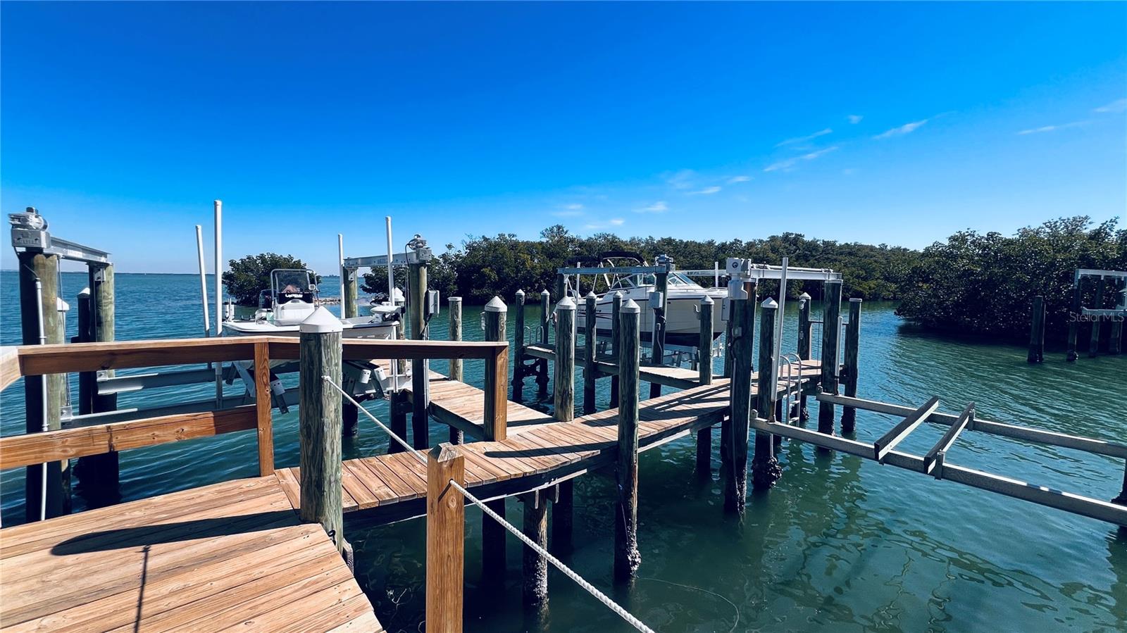 Image 50 of 65 For 1515 Pinellas Bayway S 46