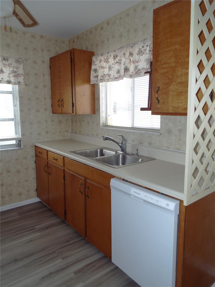 Image 6 of 29 For 1556 Council Drive