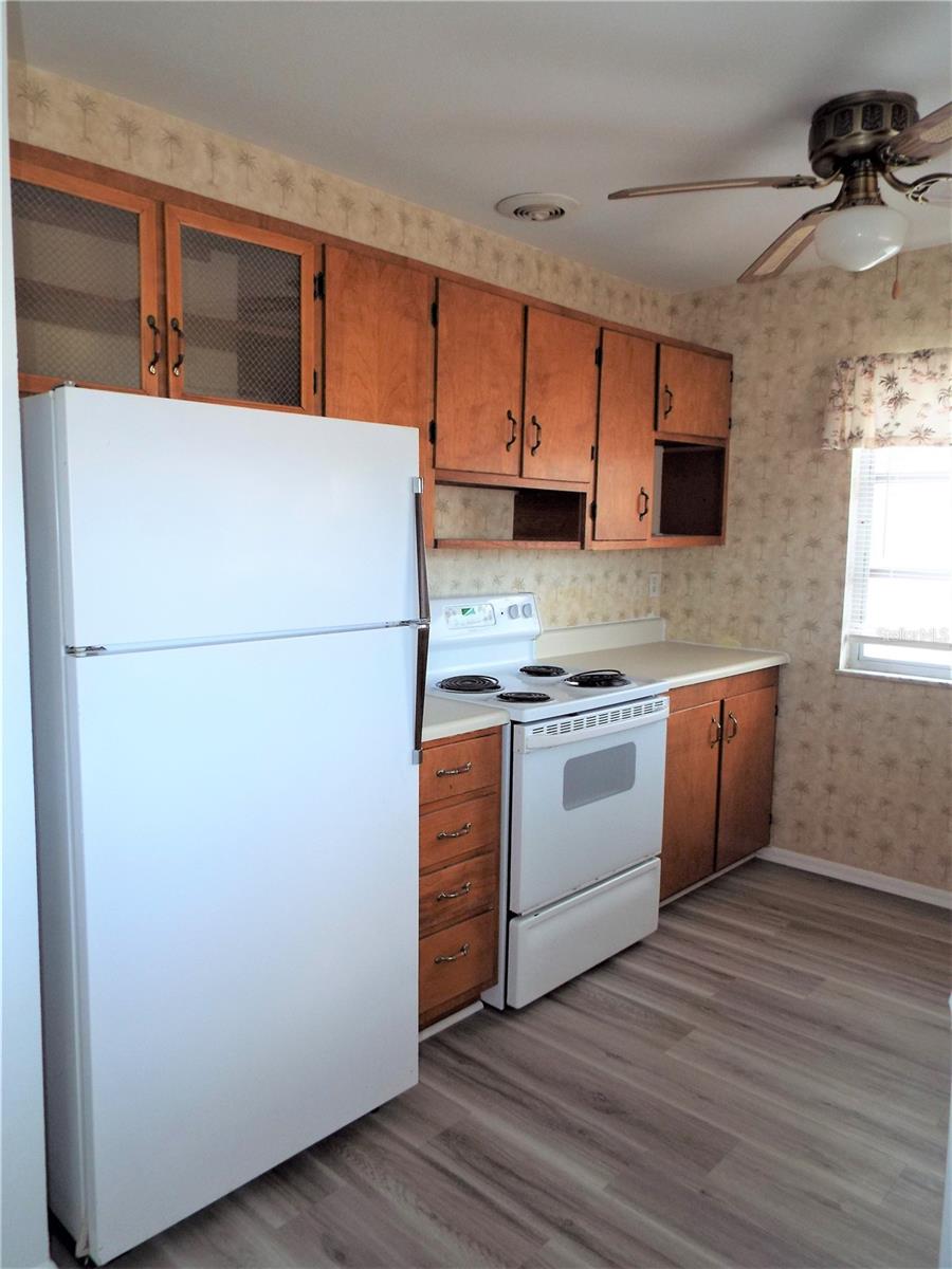 Image 7 of 29 For 1556 Council Drive