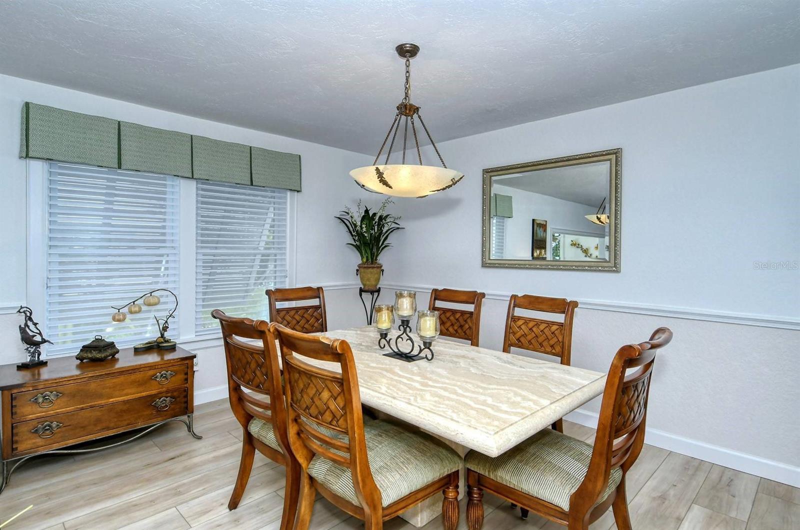 Image 11 of 29 For 6047 Peppertree Way 224