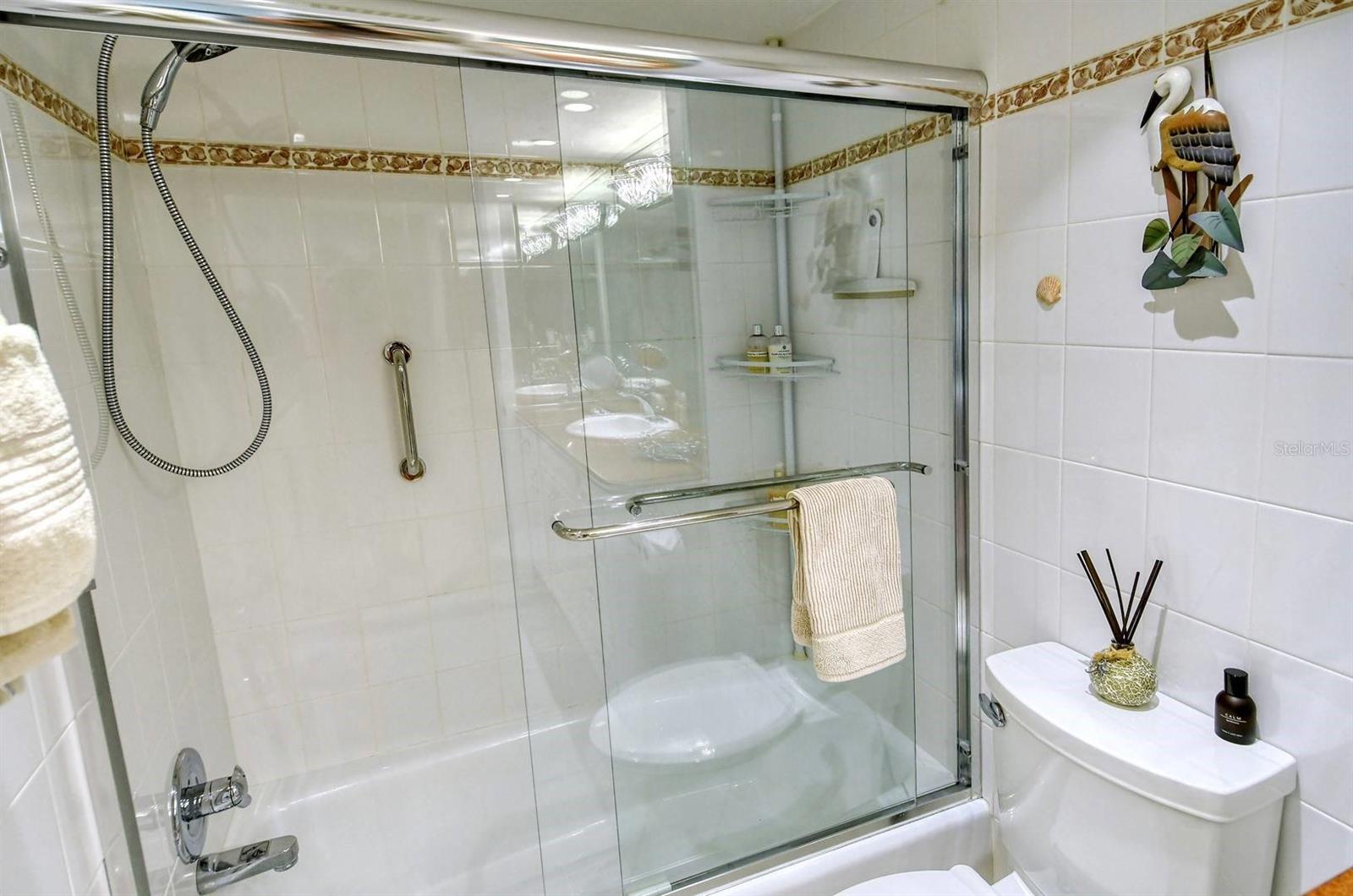 Image 8 of 29 For 6047 Peppertree Way 224