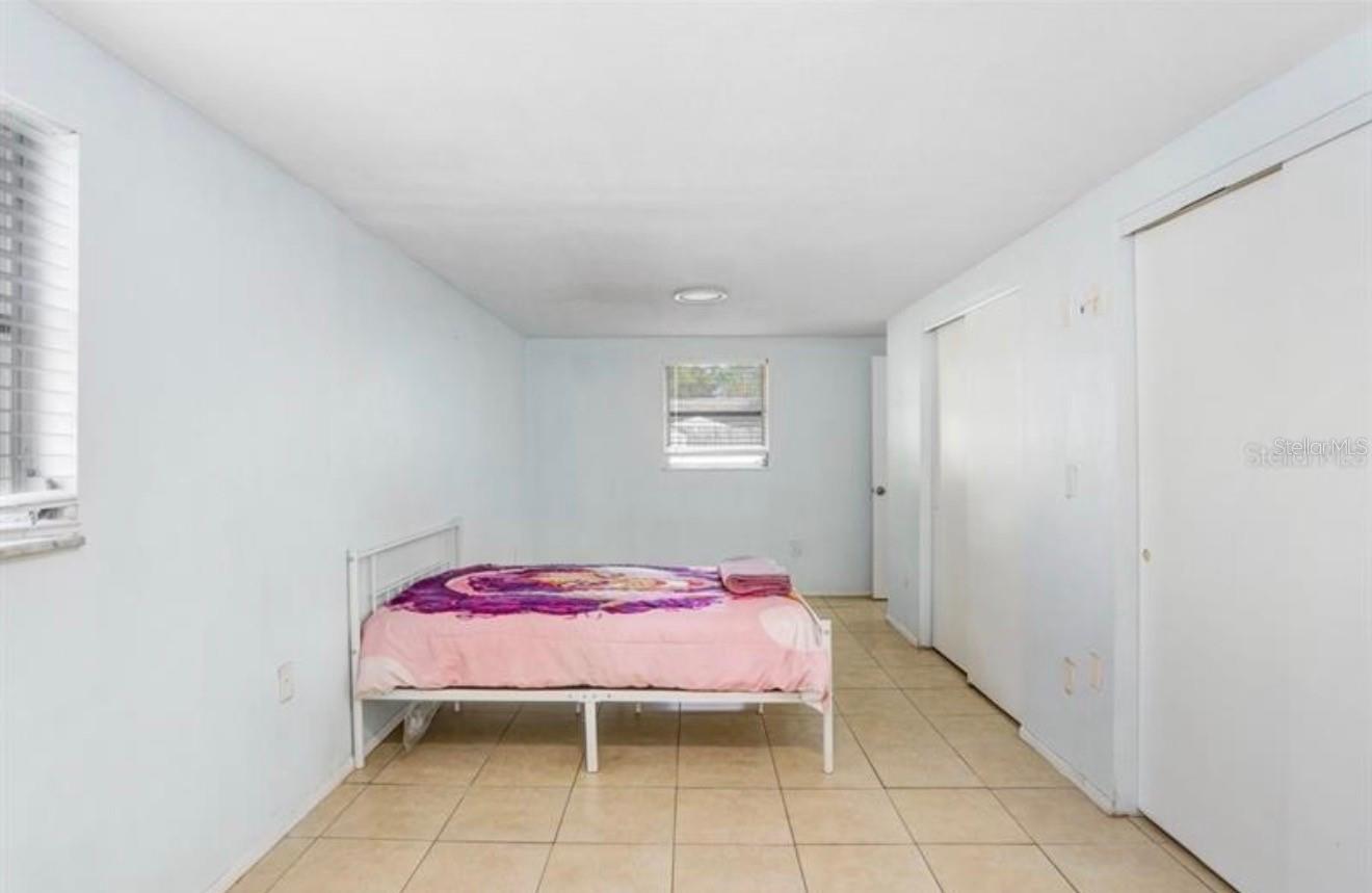 Image 14 of 18 For 9040 Lunar Lane