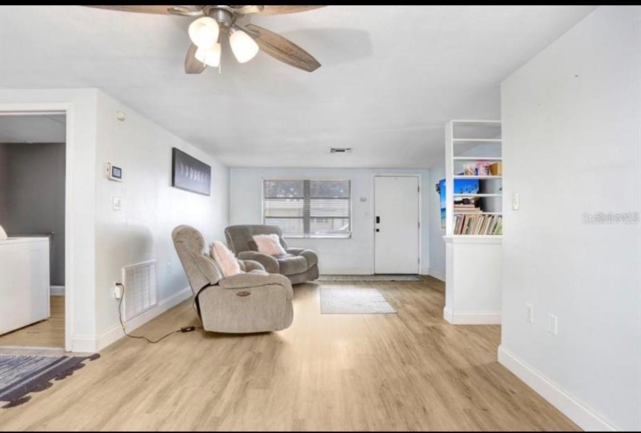 Image 5 of 18 For 9040 Lunar Lane