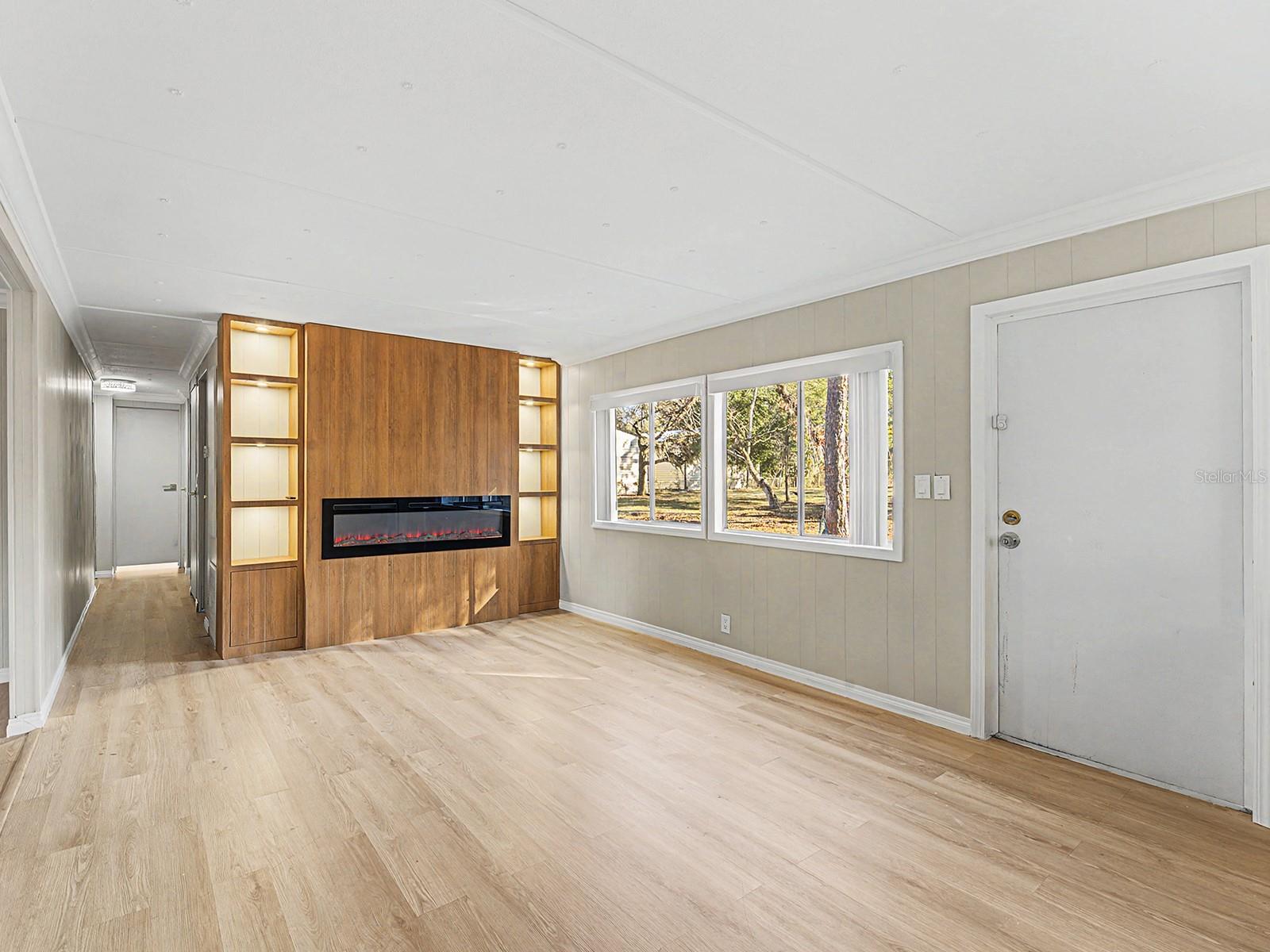 Image 13 of 58 For 18024 Drayton Street