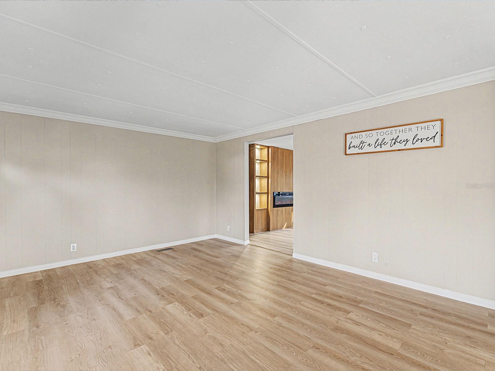 Image 17 of 58 For 18024 Drayton Street