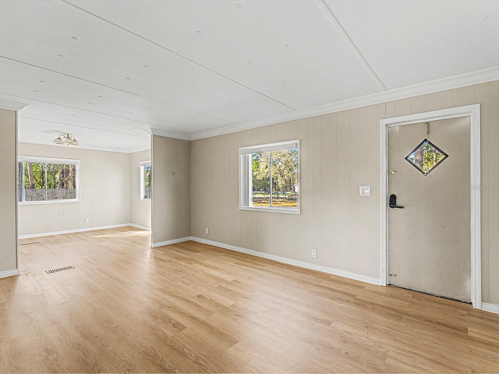 Image 18 of 58 For 18024 Drayton Street