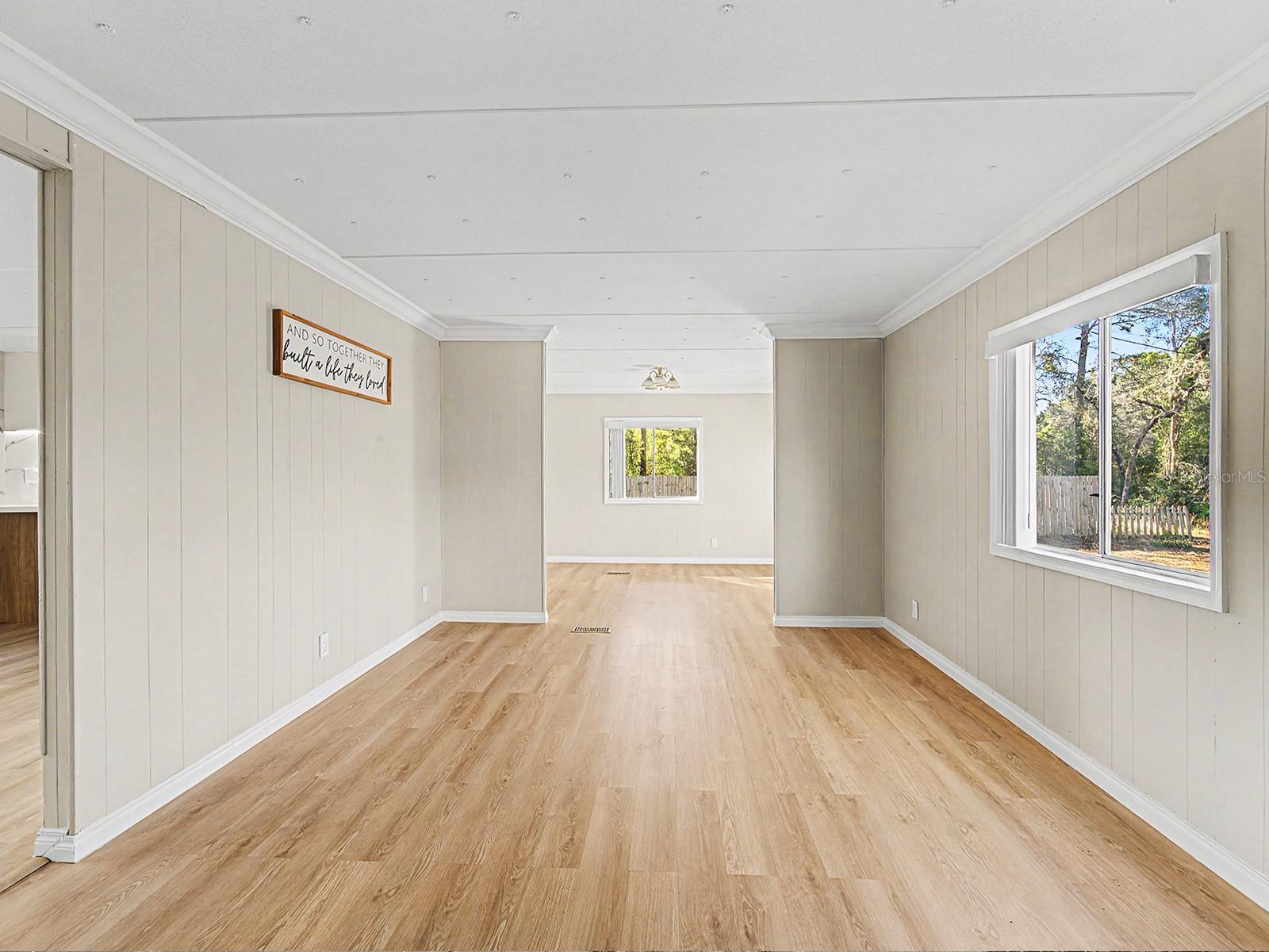 Image 19 of 58 For 18024 Drayton Street