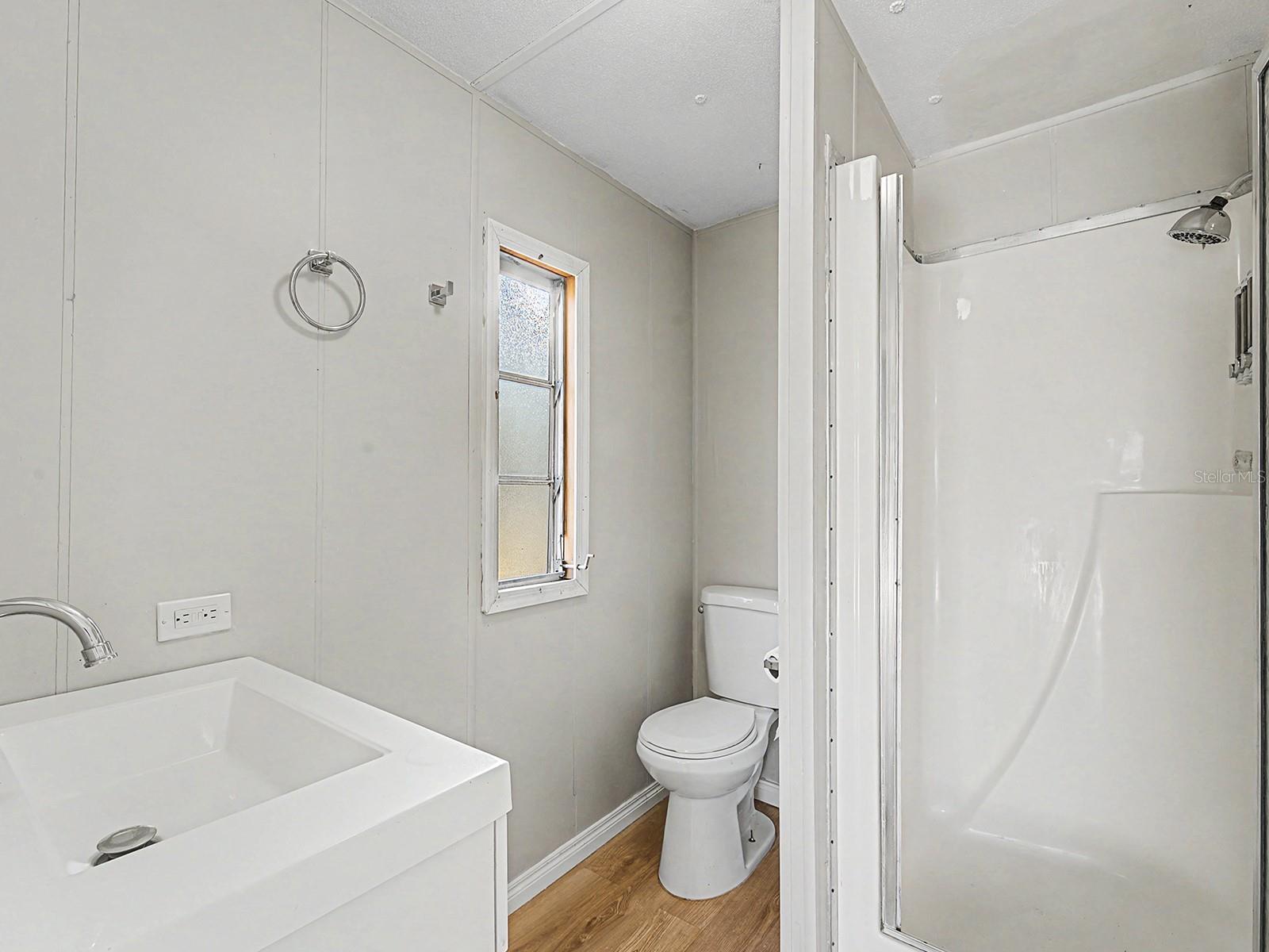 Image 27 of 58 For 18024 Drayton Street