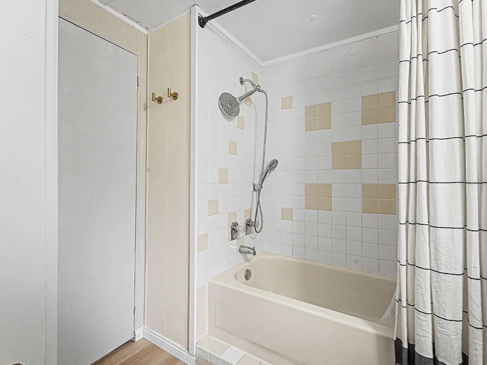 Image 28 of 58 For 18024 Drayton Street