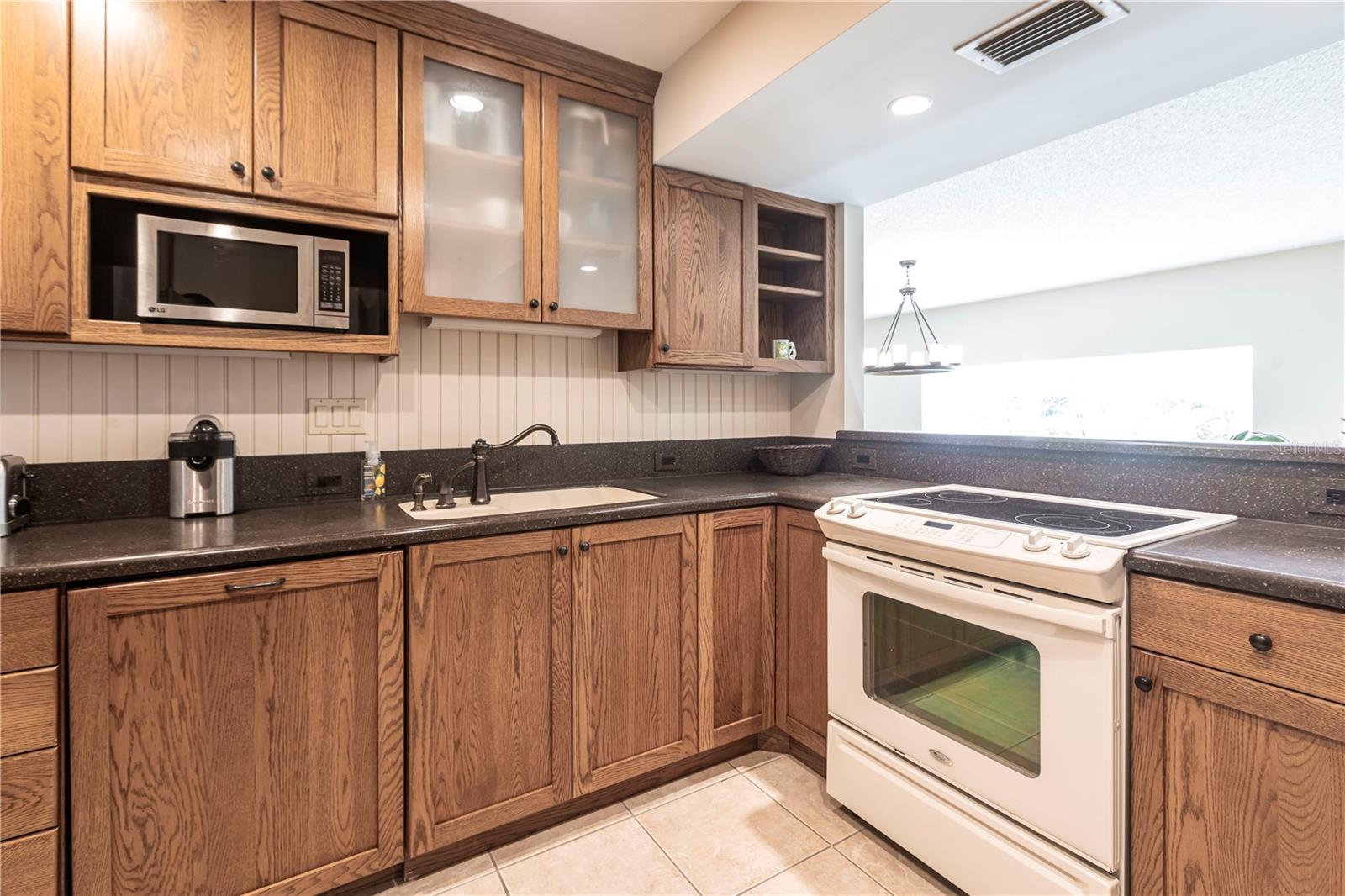 Image 12 of 21 For 6026 Peppertree Way 221a