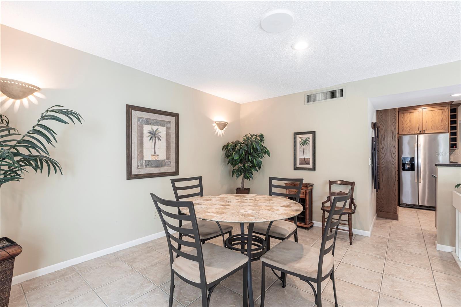 Image 6 of 21 For 6026 Peppertree Way 221a