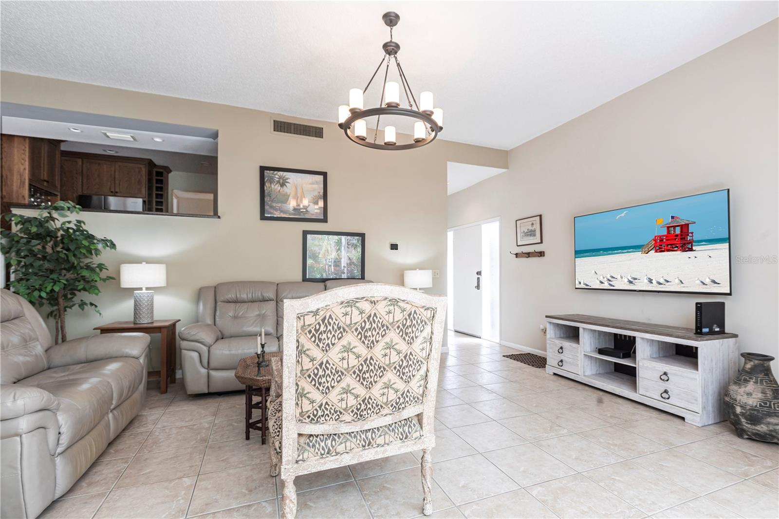 Image 7 of 21 For 6026 Peppertree Way 221a