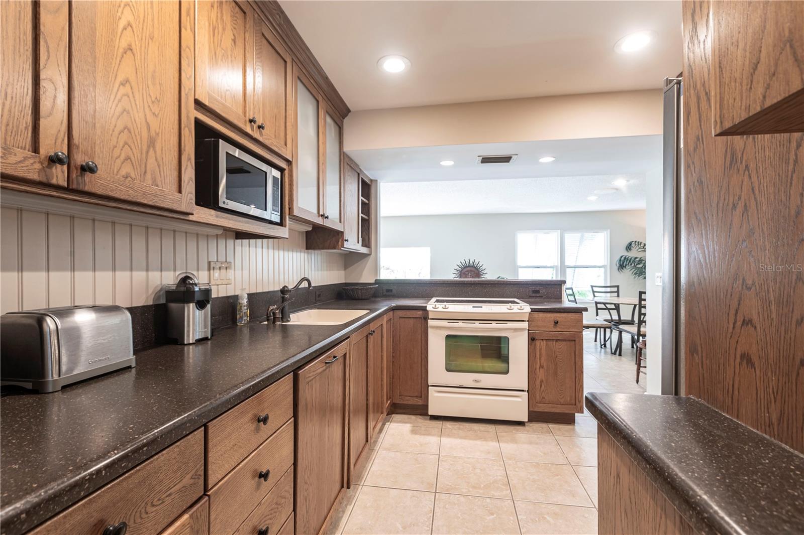 Image 9 of 21 For 6026 Peppertree Way 221a