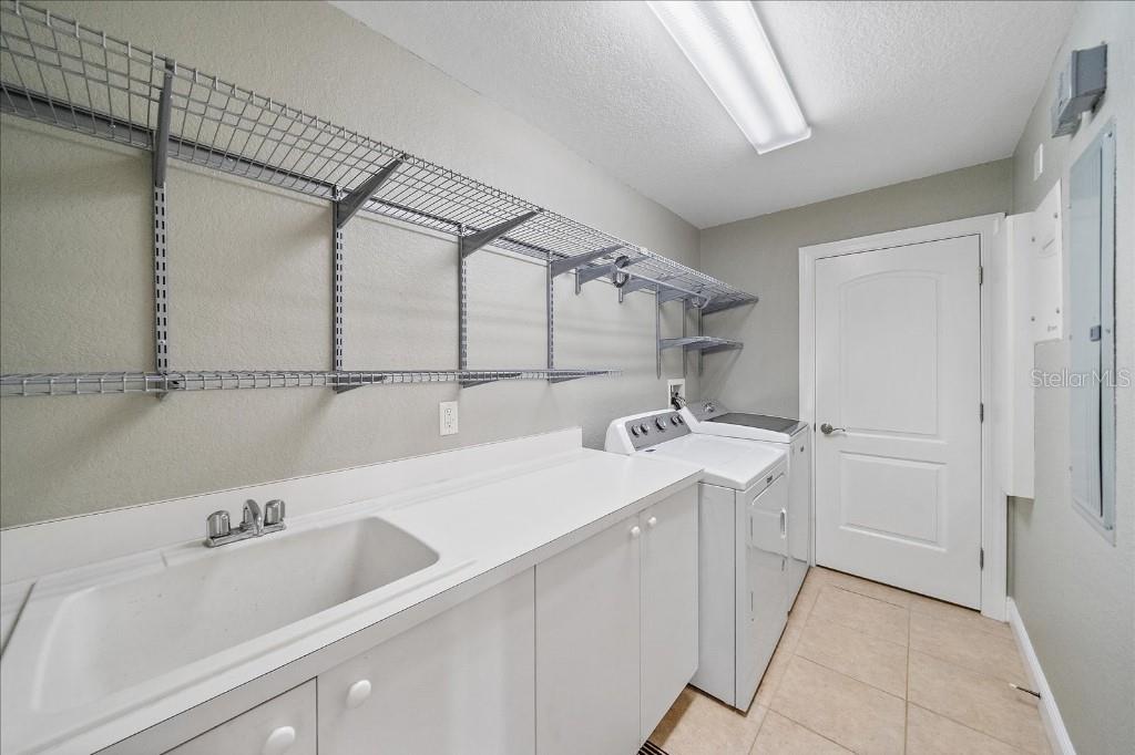 Image 26 of 41 For 14041 Bellagio Way 415