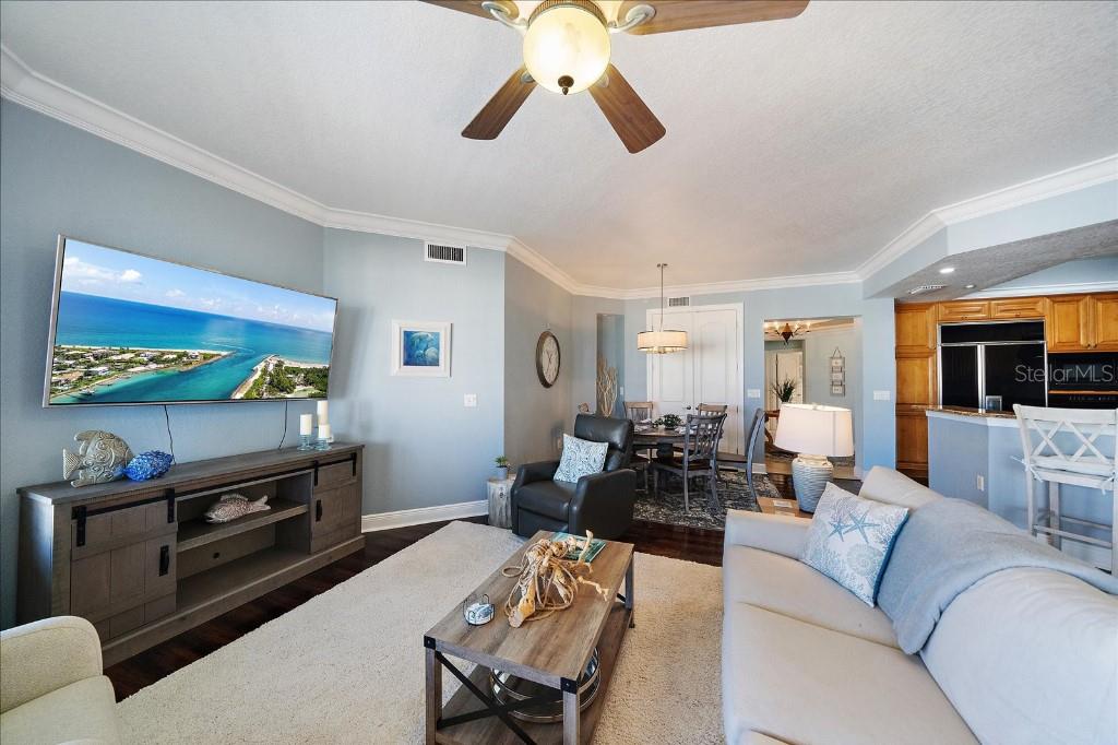 Image 3 of 41 For 14041 Bellagio Way 415