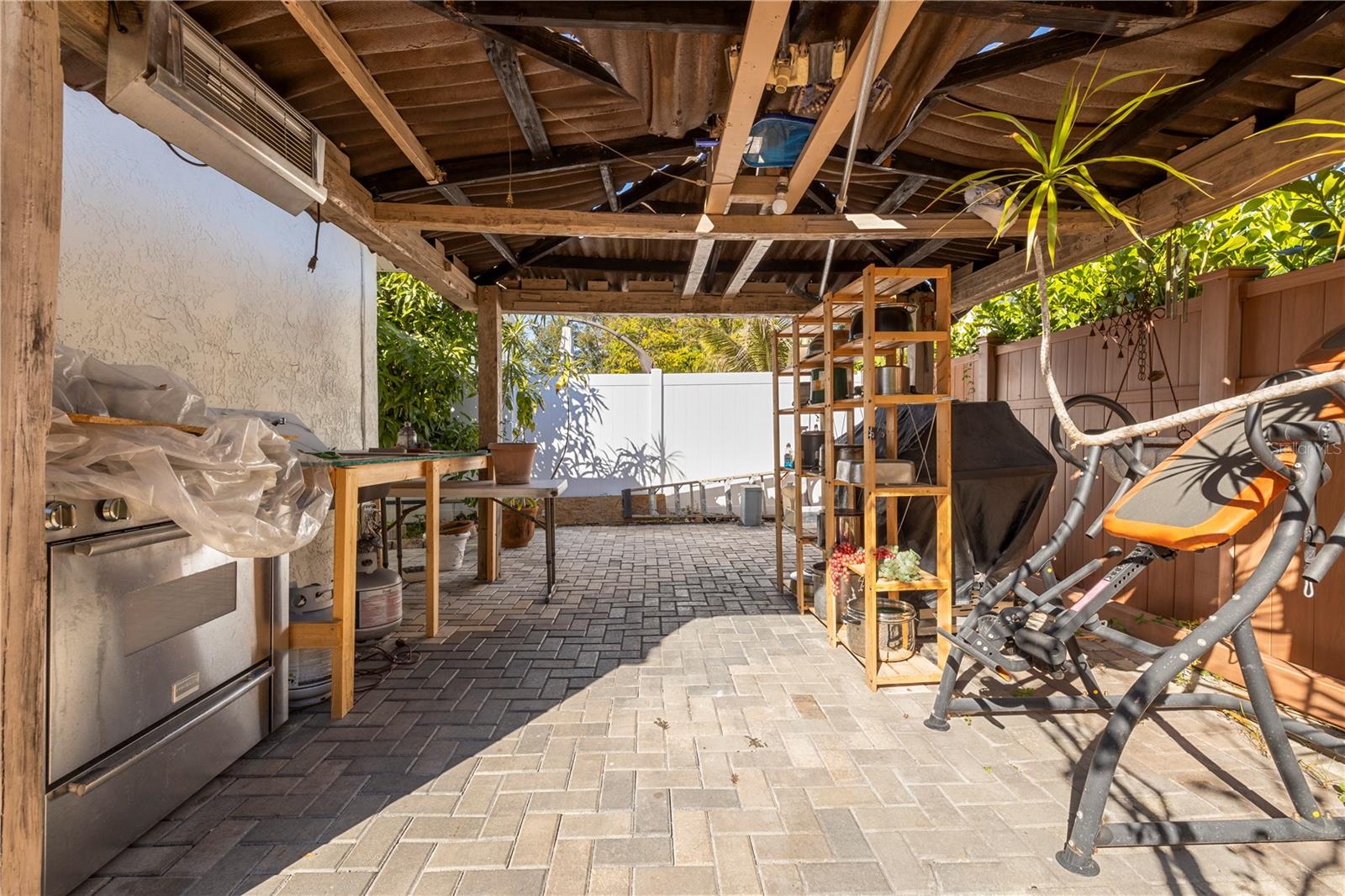 Listing photo id 36 for 7505 Rustic Drive