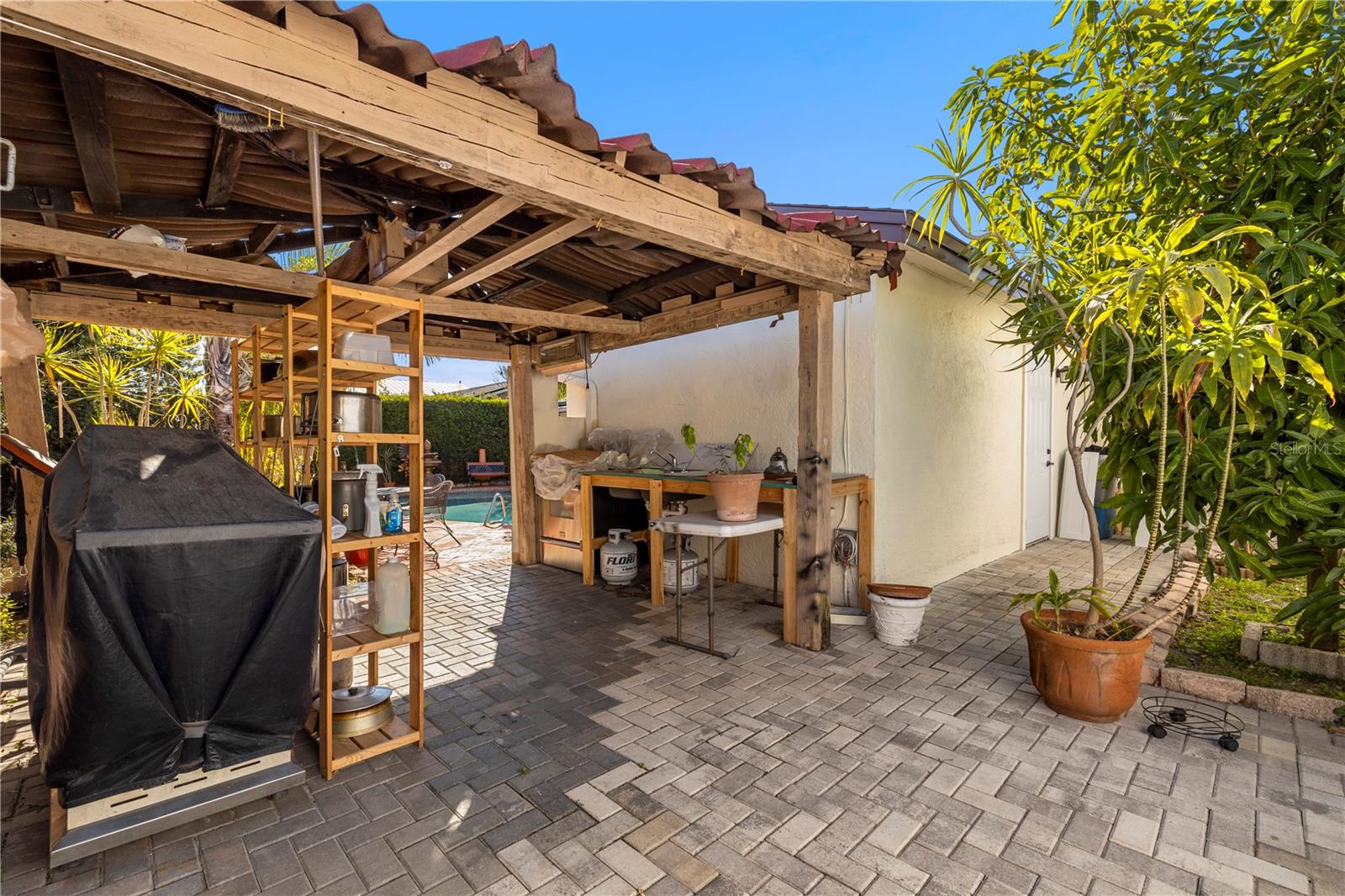 Listing photo id 37 for 7505 Rustic Drive