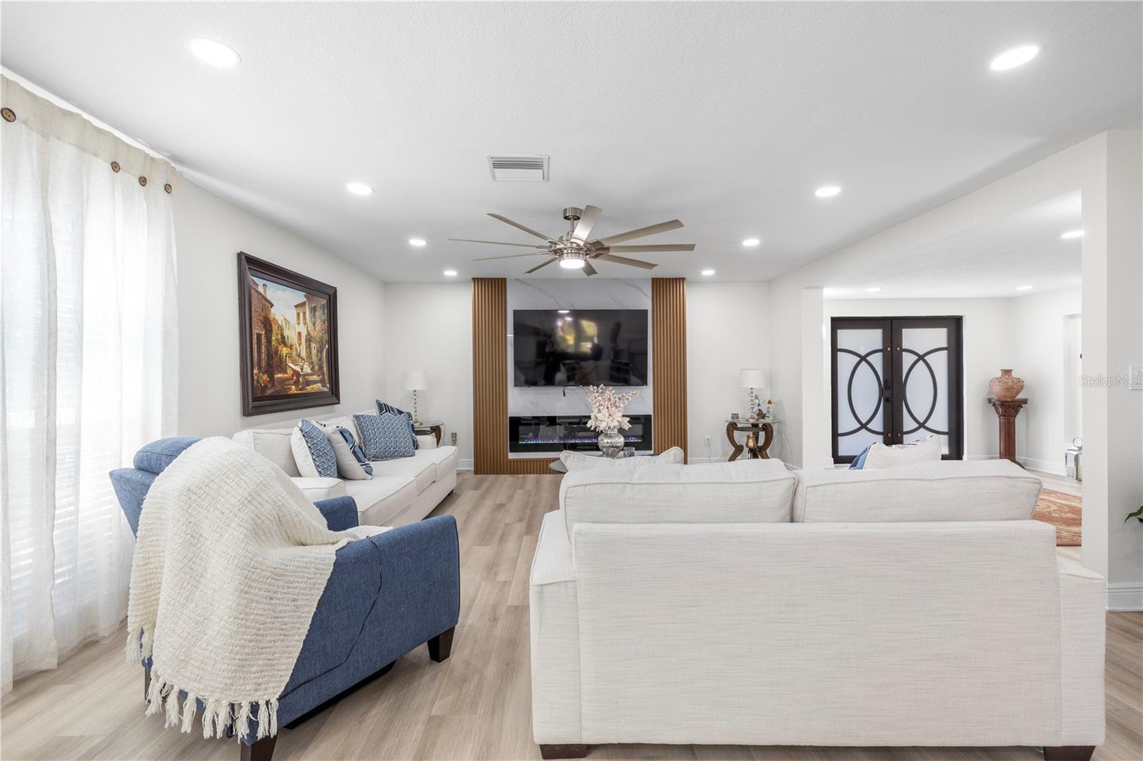 Listing photo id 6 for 7505 Rustic Drive