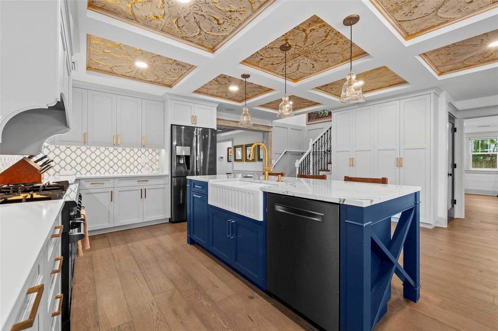 Image 11 of 47 For 2420 14th Street N