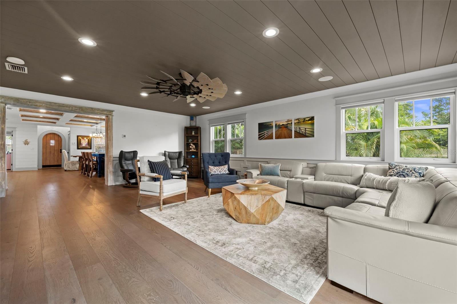 Image 21 of 47 For 2420 14th Street N