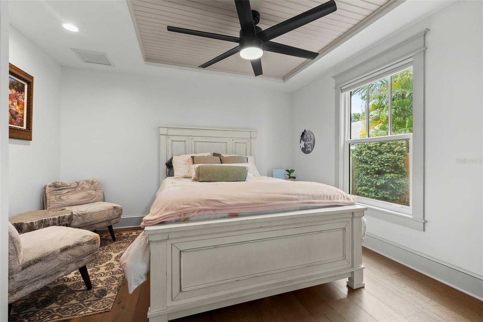 Image 26 of 47 For 2420 14th Street N