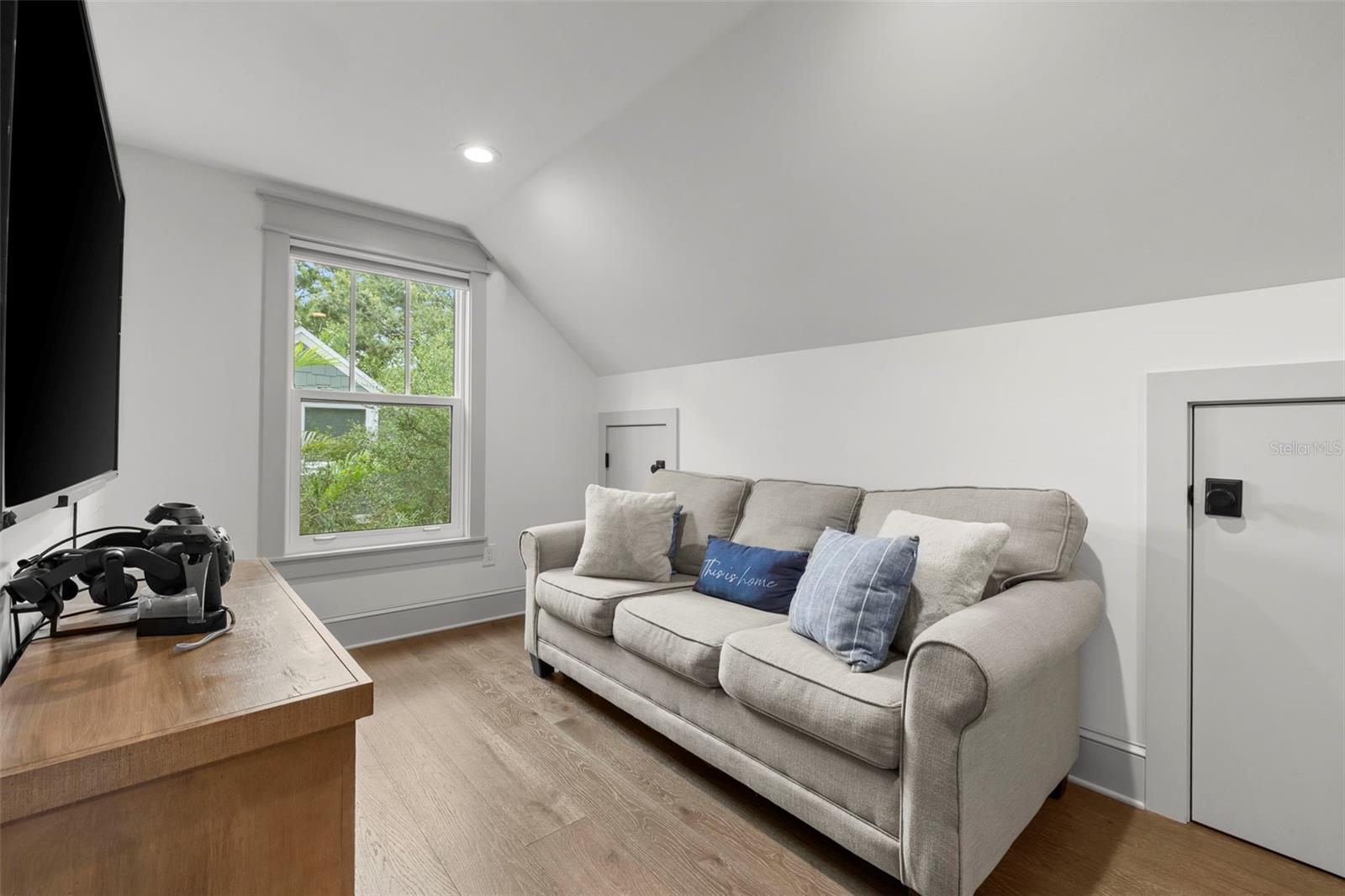 Image 31 of 47 For 2420 14th Street N