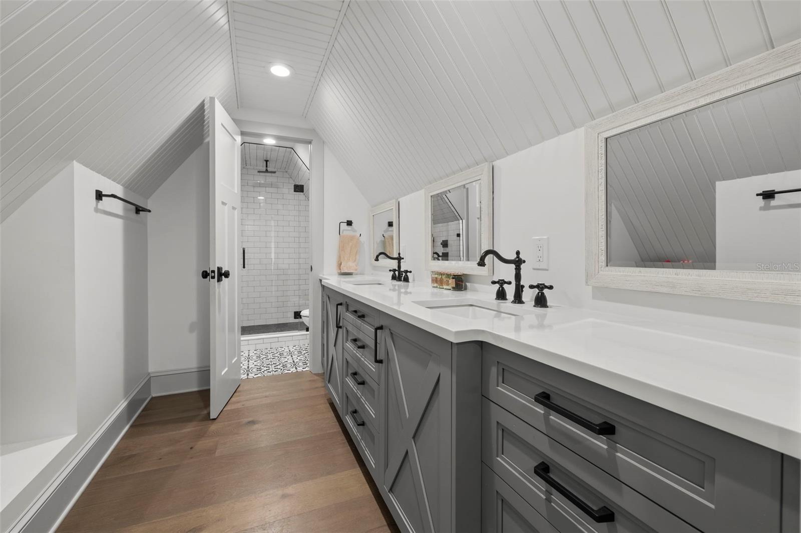 Image 35 of 47 For 2420 14th Street N