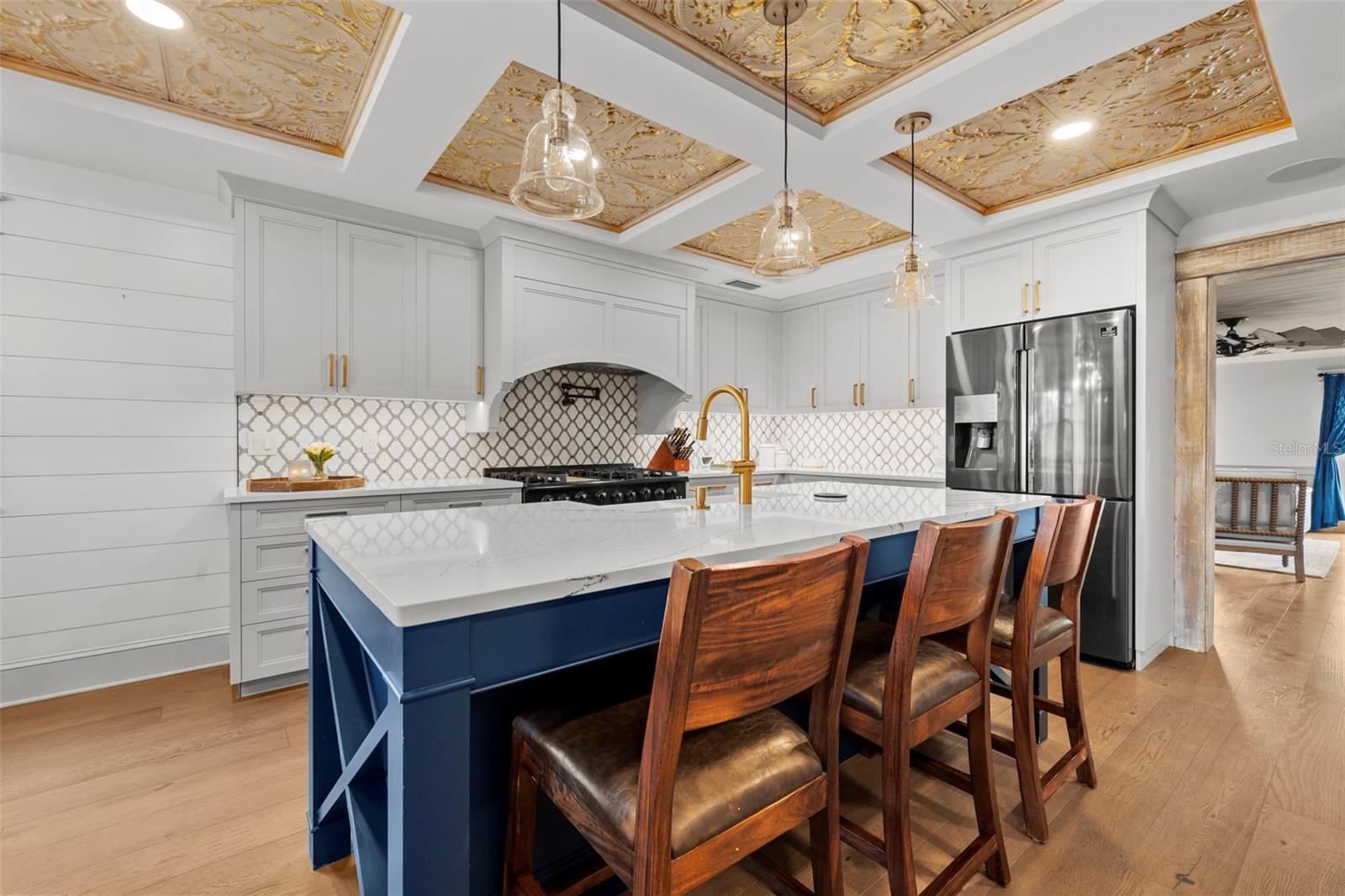 Image 9 of 47 For 2420 14th Street N