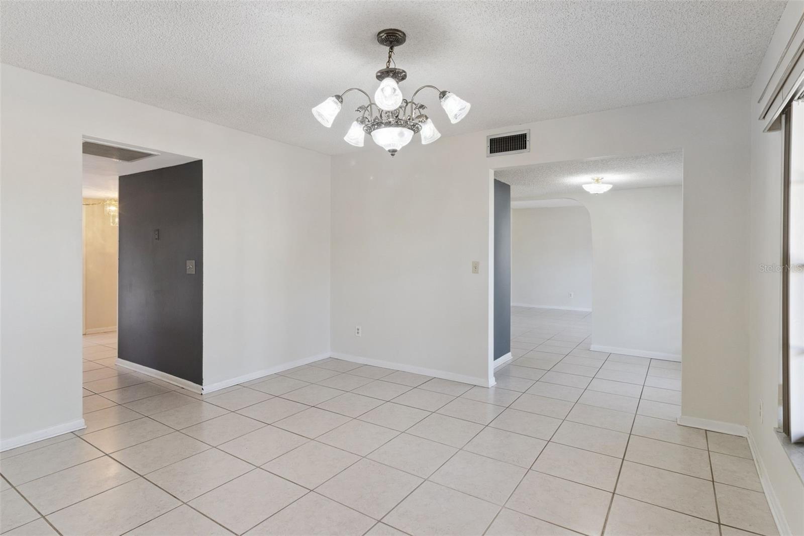 Image 9 of 48 For 4646 Landscape Drive