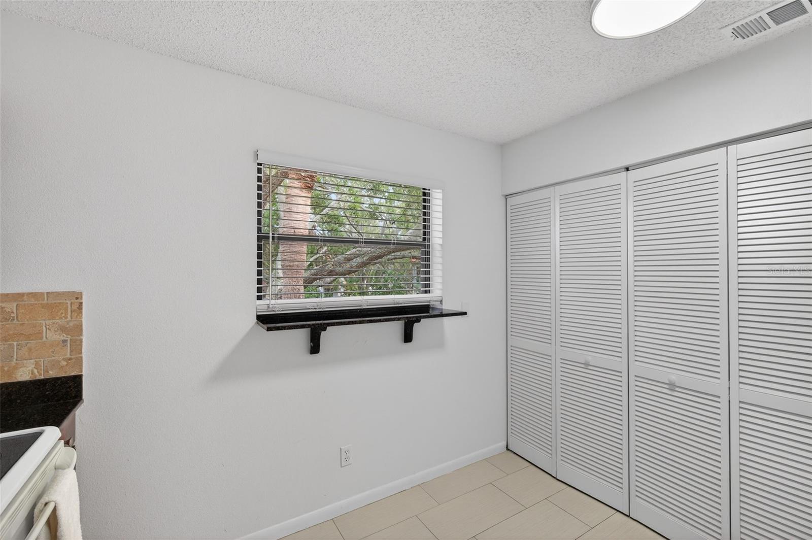 Image 14 of 75 For 484 Santa Cruz Place Ne G