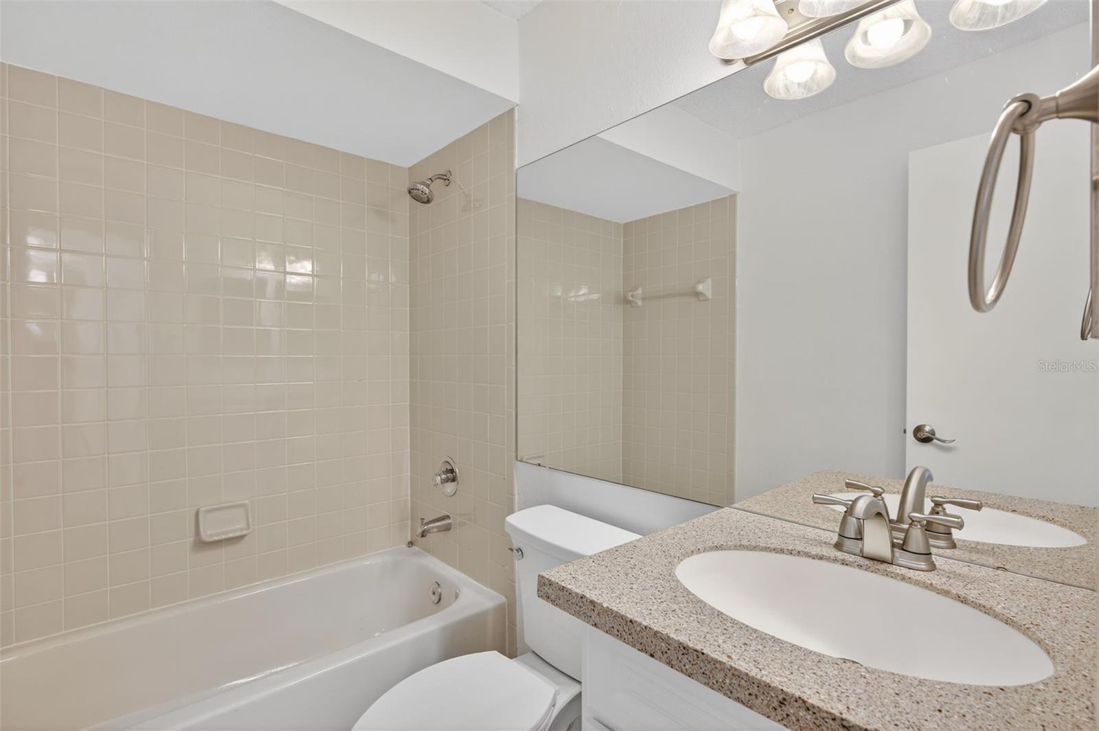 Image 19 of 75 For 484 Santa Cruz Place Ne G