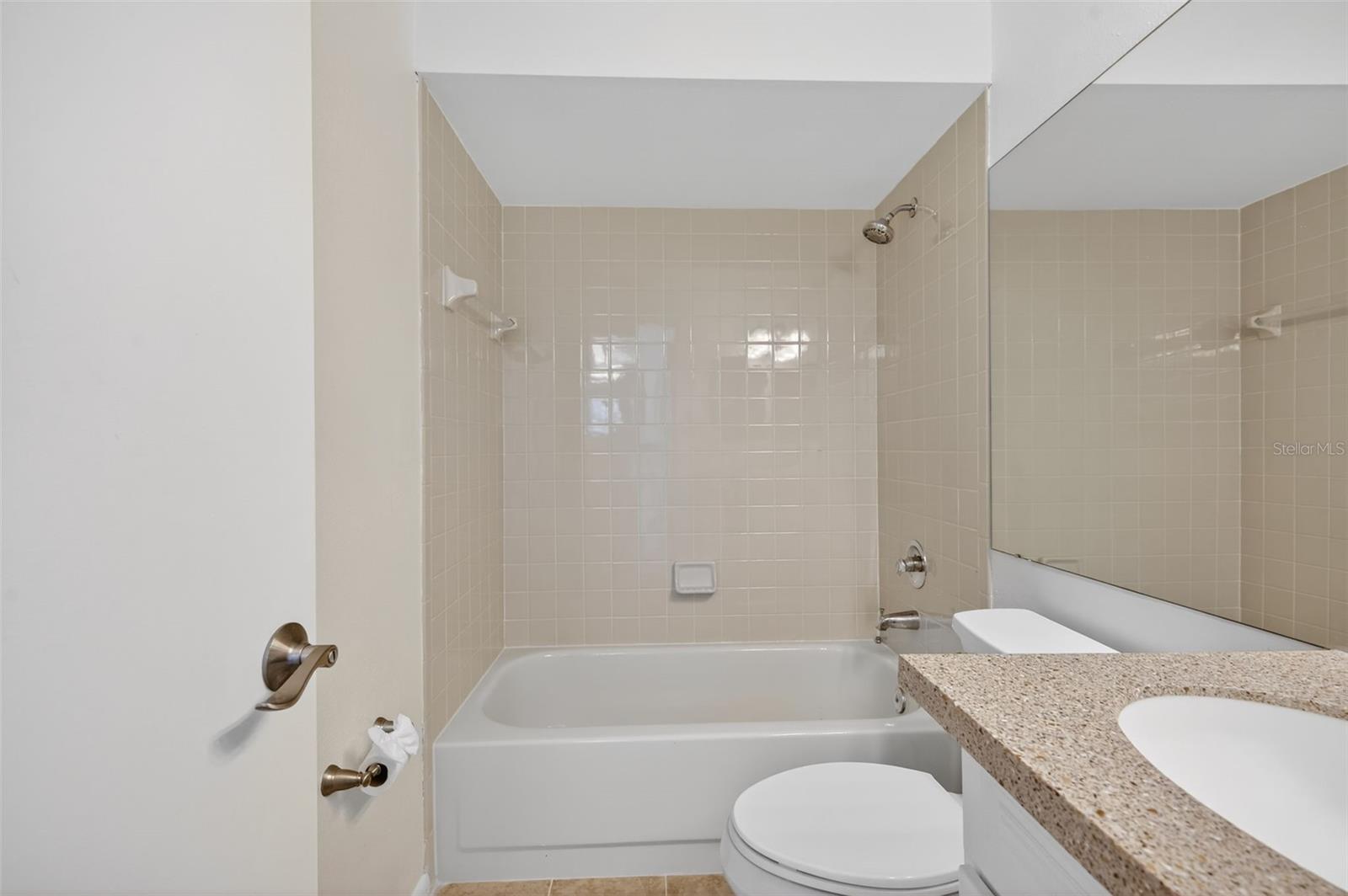 Image 20 of 75 For 484 Santa Cruz Place Ne G