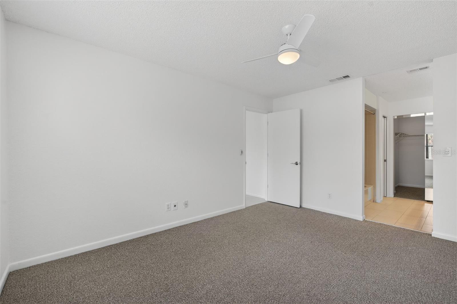 Image 23 of 75 For 484 Santa Cruz Place Ne G