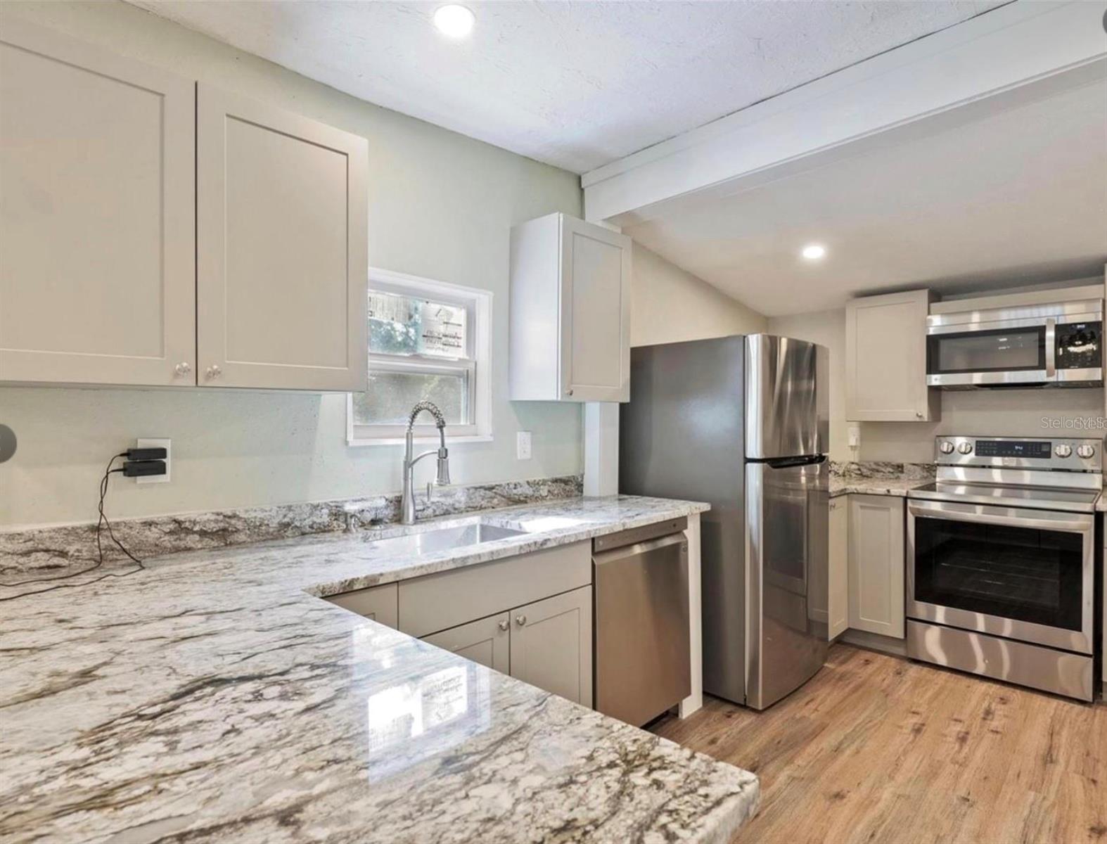 Image 4 of 8 For 3103 Emma Street